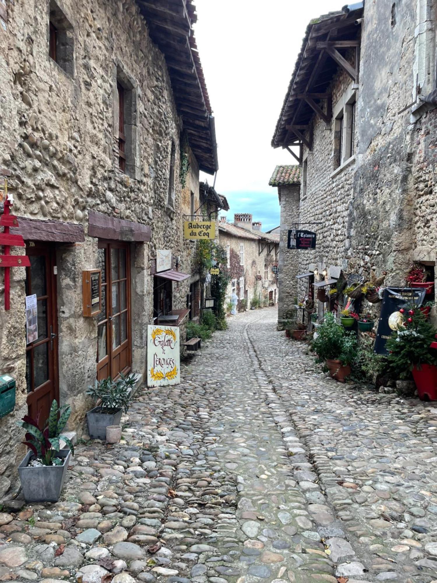 Pérouges Chez Gabriel Et Sophie酒店 外观 照片