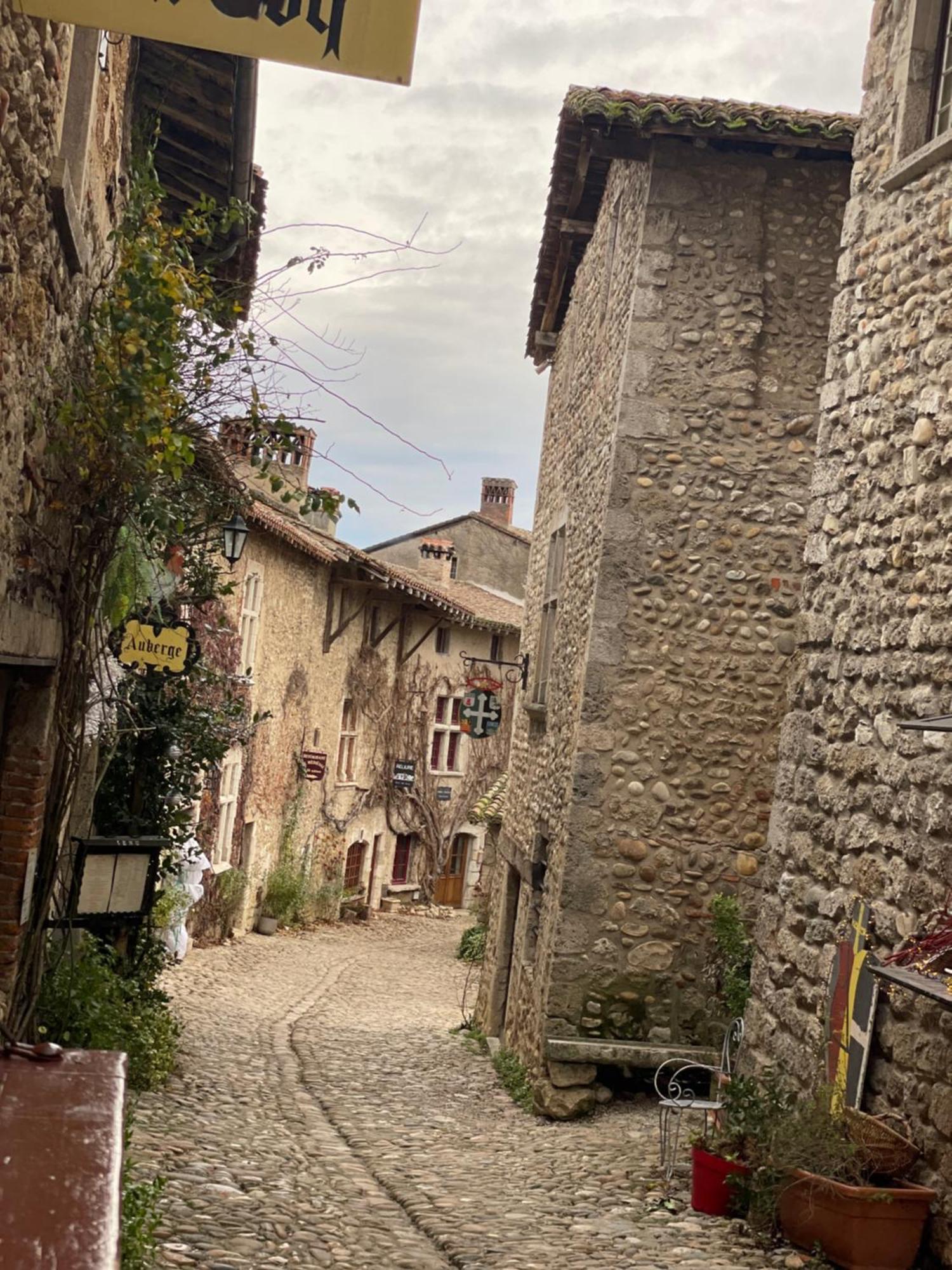 Pérouges Chez Gabriel Et Sophie酒店 外观 照片